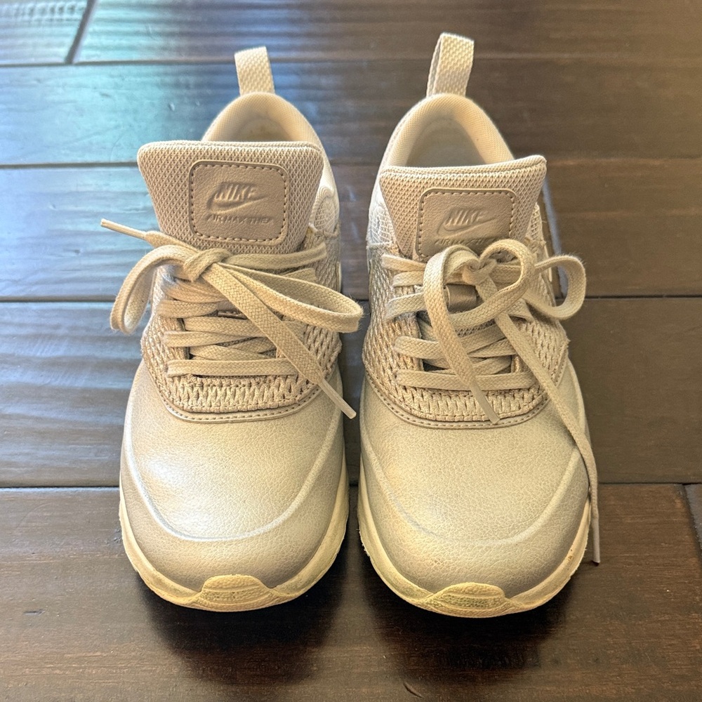 Nike Air Max Womens Sneakers - Light Gray